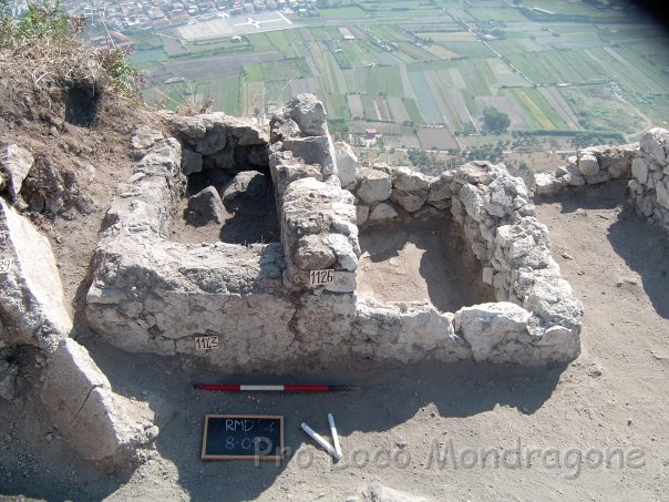 Rocca di Monte Petrino - Fornace per vetro.jpg